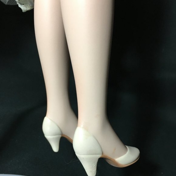 Jennifer Rose Bride Wedding Doll Sandra Kuck Hamilton Collection 18" Porcelain - Picture 9 of 12